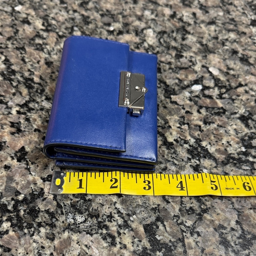 Michael Kors Cece Cobalt Blue Card Wallet with Silver Clasp EUC - Picture 14 of 15